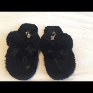 Ugg Black Flip Flop Slippers